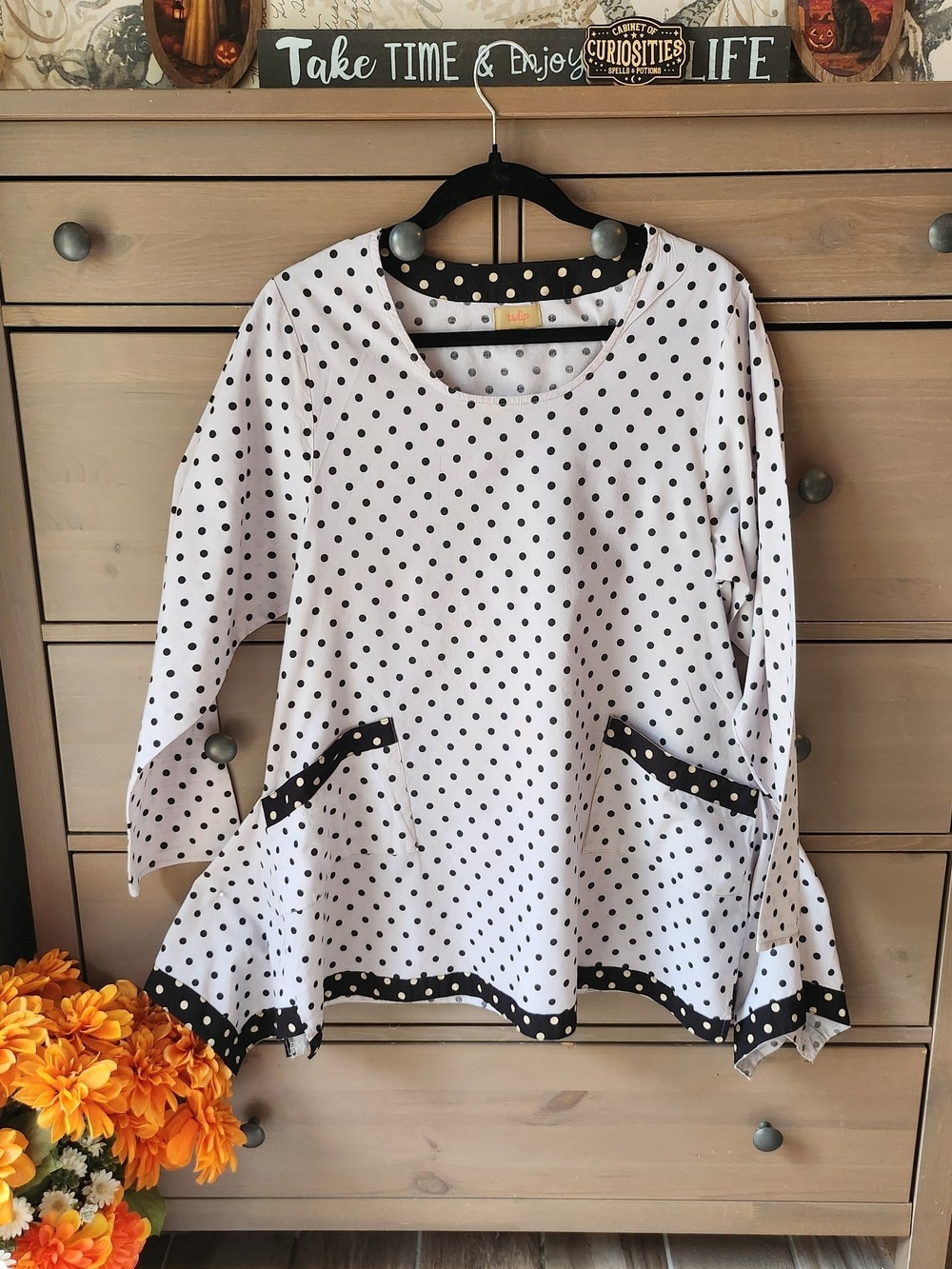 Polka Dot Scoop Neck Tunic Top in Grey and Black size Medium